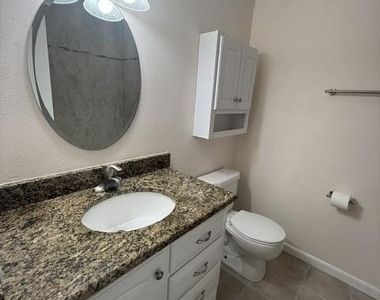 1031 Ashley Avenue - Photo Thumbnail 15