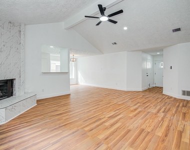 24127 Spring Towne Drive - Photo Thumbnail 7