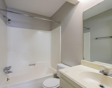 13361 Lake Breeze Lane - Photo Thumbnail 12