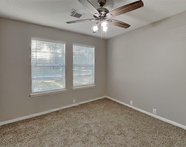 19307 Royal Isle Drive - Photo Thumbnail 11