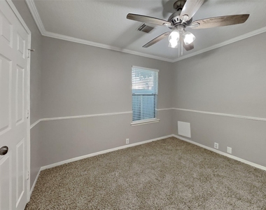 19307 Royal Isle Drive - Photo Thumbnail 10