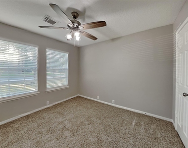19307 Royal Isle Drive - Photo Thumbnail 12