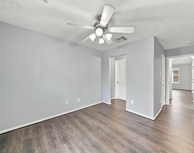 6806 Topsfield Point Drive - Photo Thumbnail 11