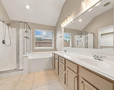 6806 Topsfield Point Drive - Photo Thumbnail 8