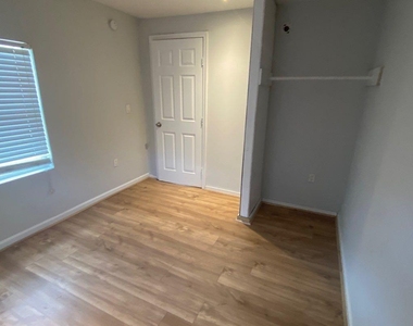 1918 Oleander Drive - Photo Thumbnail 15