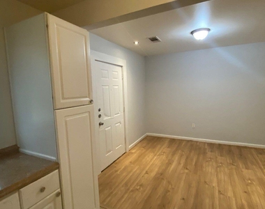 1918 Oleander Drive - Photo Thumbnail 3