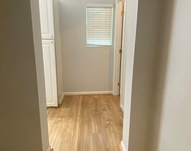 1918 Oleander Drive - Photo Thumbnail 6
