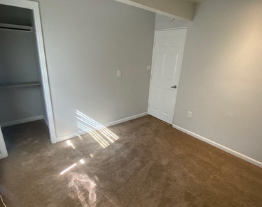1918 Oleander Drive - Photo Thumbnail 12