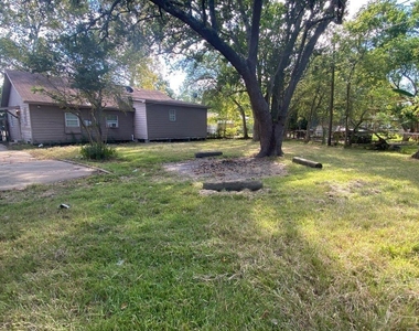 1918 Oleander Drive - Photo Thumbnail 18