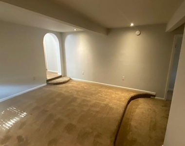 1918 Oleander Drive - Photo Thumbnail 9
