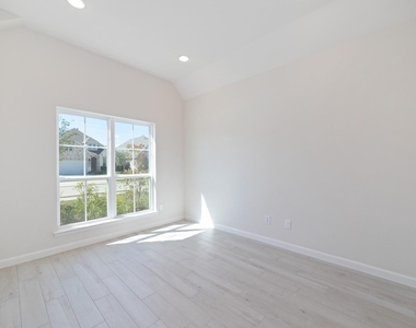 142 Amaranth Way - Photo Thumbnail 4