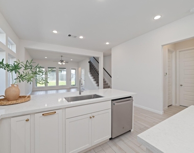 142 Amaranth Way - Photo Thumbnail 11