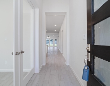 142 Amaranth Way - Photo Thumbnail 2