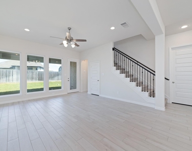 142 Amaranth Way - Photo Thumbnail 6