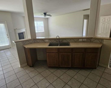 15815 Stiller Park Drive - Photo Thumbnail 6