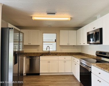 530 Kimberly Circle - Photo Thumbnail 1