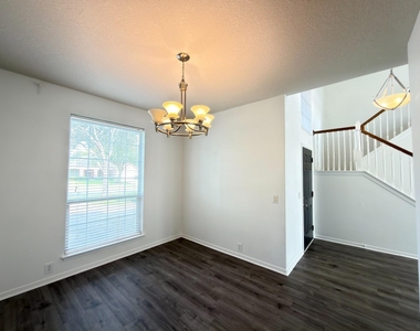 1806 Rockwall Court - Photo Thumbnail 5