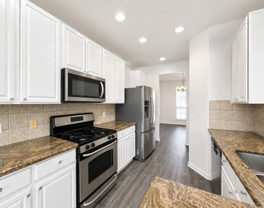 1806 Rockwall Court - Photo Thumbnail 8