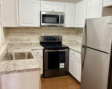 1525 Thornton Avenue - Photo Thumbnail 12