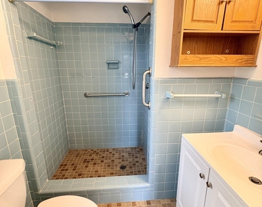 1525 Thornton Avenue - Photo Thumbnail 5