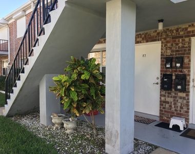 190 E Olmstead Drive - Photo Thumbnail 7