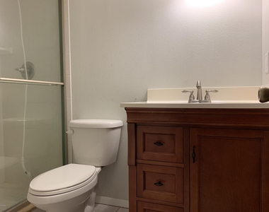 190 E Olmstead Drive - Photo Thumbnail 6