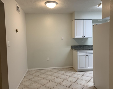 190 E Olmstead Drive - Photo Thumbnail 2