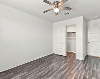 24250 Prairie Glen Lane - Photo Thumbnail 20
