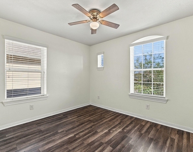 24250 Prairie Glen Lane - Photo Thumbnail 23