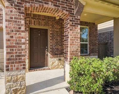 24250 Prairie Glen Lane - Photo Thumbnail 3