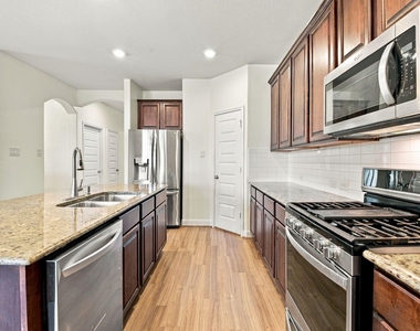 24250 Prairie Glen Lane - Photo Thumbnail 13