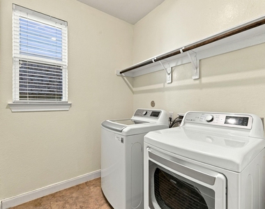 24250 Prairie Glen Lane - Photo Thumbnail 27