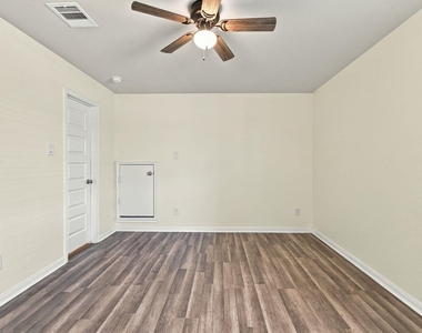 24250 Prairie Glen Lane - Photo Thumbnail 19