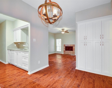 1818 Augusta Drive - Photo Thumbnail 5