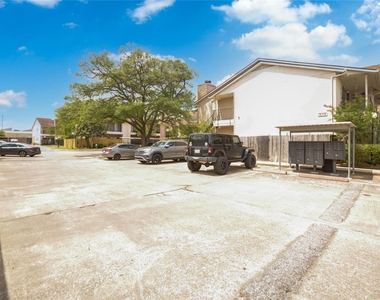 1818 Augusta Drive - Photo Thumbnail 17