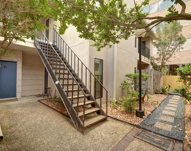1818 Augusta Drive - Photo Thumbnail 16