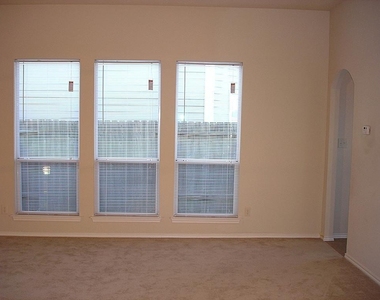 22118 Guston Hall Lane - Photo Thumbnail 9