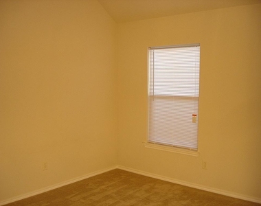22118 Guston Hall Lane - Photo Thumbnail 11