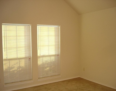 22118 Guston Hall Lane - Photo Thumbnail 10