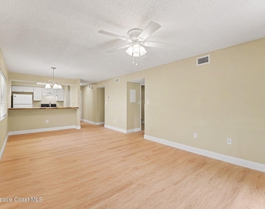 2290 Fox Hollow Drive - Photo Thumbnail 7