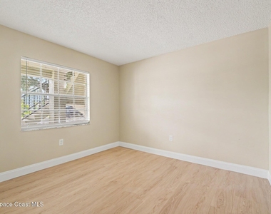 2290 Fox Hollow Drive - Photo Thumbnail 12