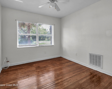 14 S Lemon Avenue S - Photo Thumbnail 4