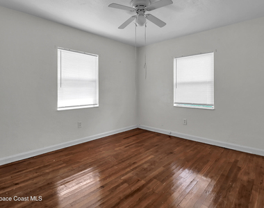 14 S Lemon Avenue S - Photo Thumbnail 5