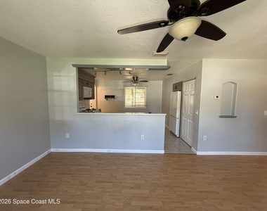 181 Deauville Avenue Se - Photo Thumbnail 3
