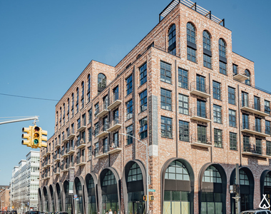 187 Kent Avenue - Photo Thumbnail 18