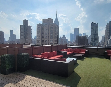 East 39th Street - Photo Thumbnail 7