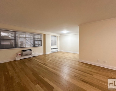 East 79 Street - Photo Thumbnail 1