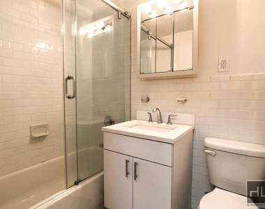 East 69 Street - Photo Thumbnail 3