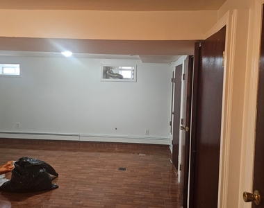 872 East 48 Street - Photo Thumbnail 3
