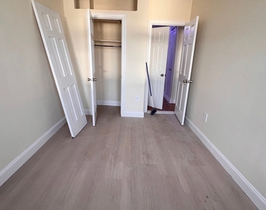 317 East 49 Street - Photo Thumbnail 3
